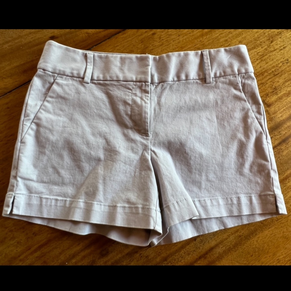 NWT Loft- The Riviera Short Summer Shorts 4” Inseam Cream in Size 2